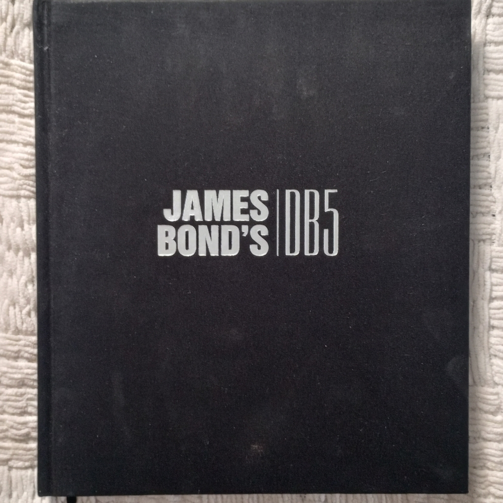 007 James Bond's DB5 Aston Martin Black Book